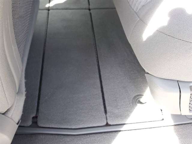 Chrysler Town and Country 2010 photo 7